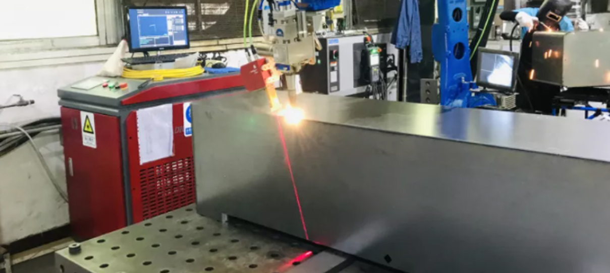 不銹鋼薄板智能焊接新方案，英萊激光視覺焊縫跟蹤系統(tǒng)顯身手！